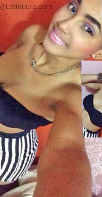 Date this nice looking Dominican Republic girl Kiara garcia ca from Santo Domingo DO24965