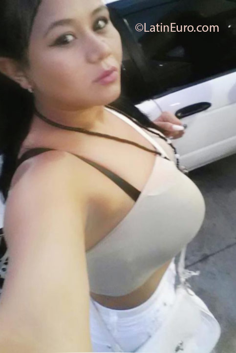 Date this good-looking Dominican Republic girl Karen from Santiago DO25108