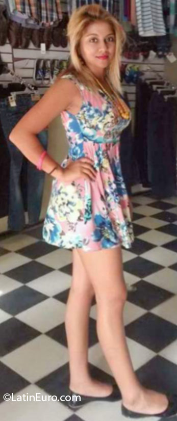 Date this nice looking Honduras girl Jasmin from San Pedro Sula HN2054