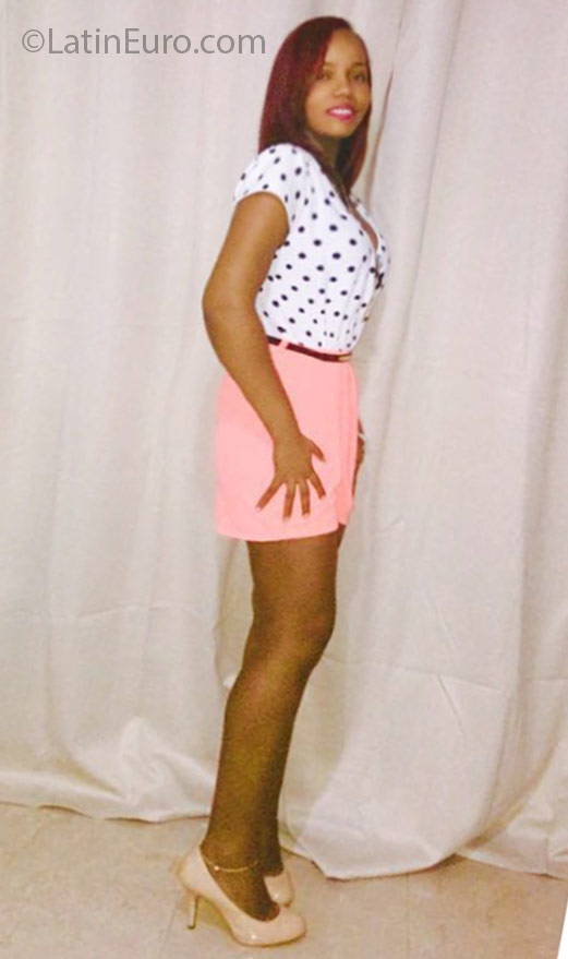 Date this charming Dominican Republic girl Wendy from Santiago DO25182