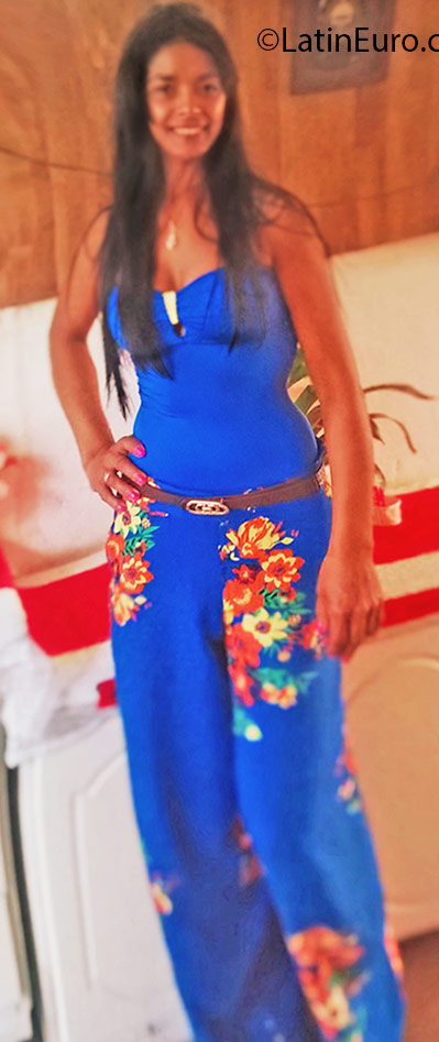 Date this pretty Brazil girl Giovana from Indaiatuba BR9615