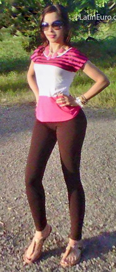 Date this georgeous Dominican Republic girl Maria from Santiago DO25288