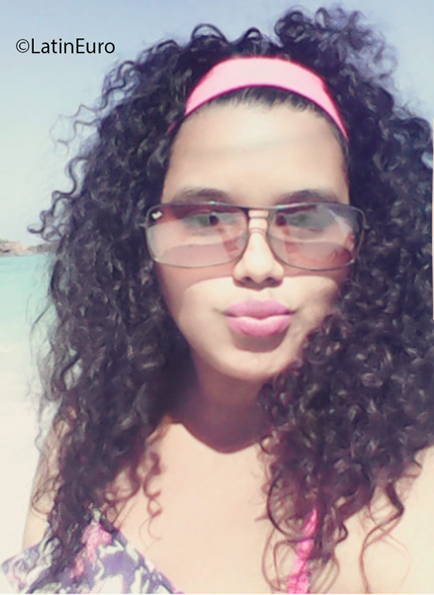 Date this stunning Honduras girl Corina from Tegucigalpa HN2091
