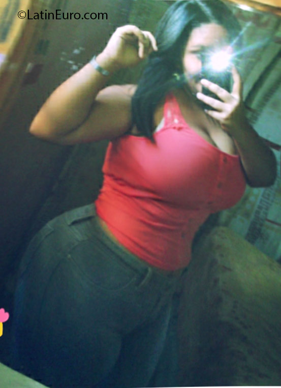 Date this lovely Dominican Republic girl Daniela from Santo Domingo DO31338
