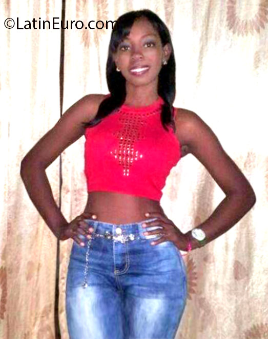Date this foxy Dominican Republic girl Maria from Santo Domingo DO27161