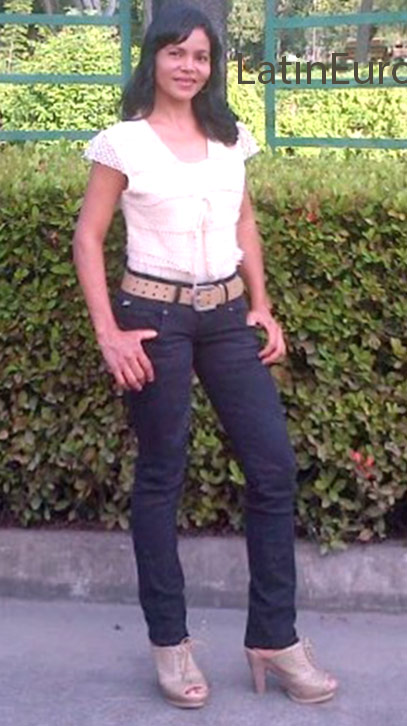 Date this exotic Honduras girl Cristina from Tegucigalpa HN2094