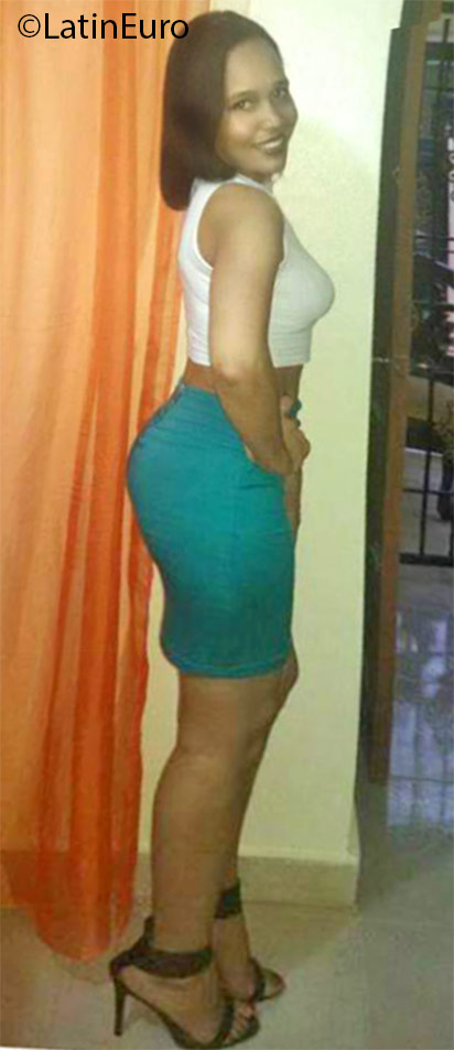 Date this pretty Dominican Republic girl Carmen Cruz from Santo Domingo DO25366