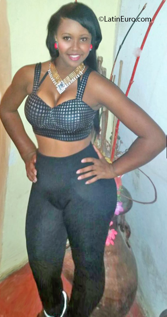 Date this charming Dominican Republic girl Marleny from Santo Domingo DO25385