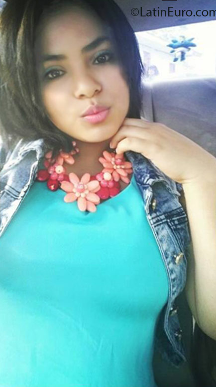 Date this athletic Honduras girl Vani from San Pedro Sula HN2111