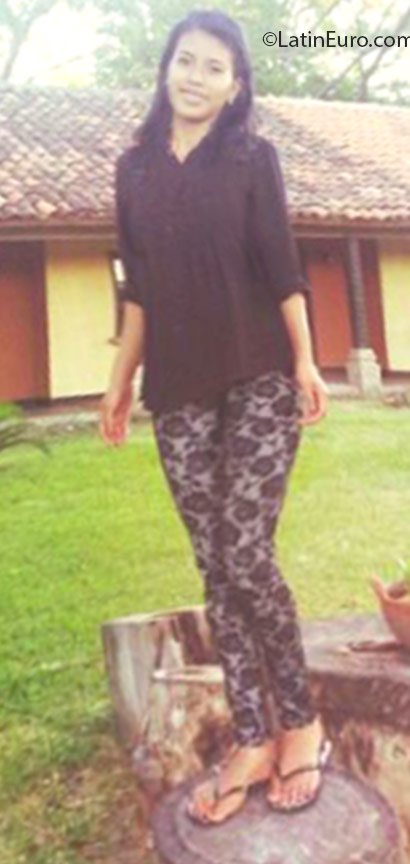 Date this voluptuous Honduras girl Alenia from Tegucigalpa HN2115