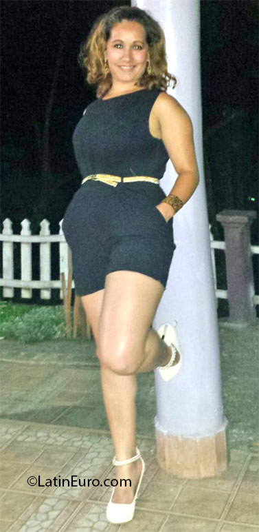 Date this tall Honduras girl Rosie from Taulabe HN2126