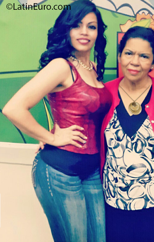 Date this pretty Honduras girl Brenda from Tegucigalpa HN2128