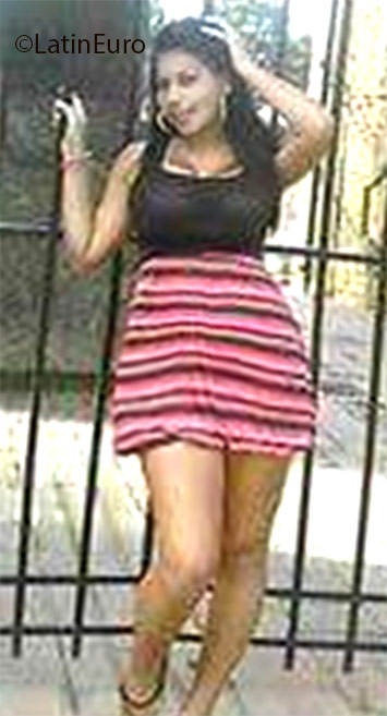 Date this good-looking Colombia girl Indrid from Cucuta CO18862