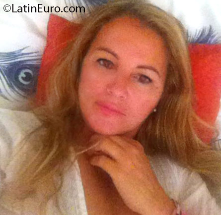 Date this attractive Brazil girl Dulcinia from Governador Valadares BR9642
