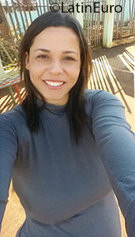 Date this happy Brazil girl Josi from Toledo BR9645