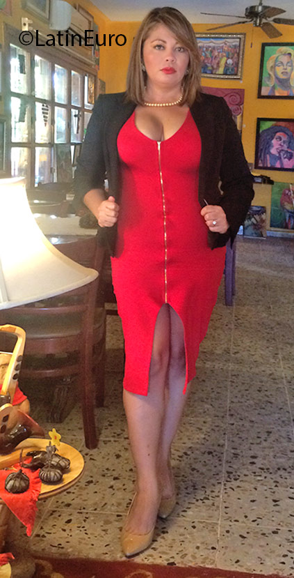 Date this voluptuous Honduras girl Alba from La Ceiba HN2149