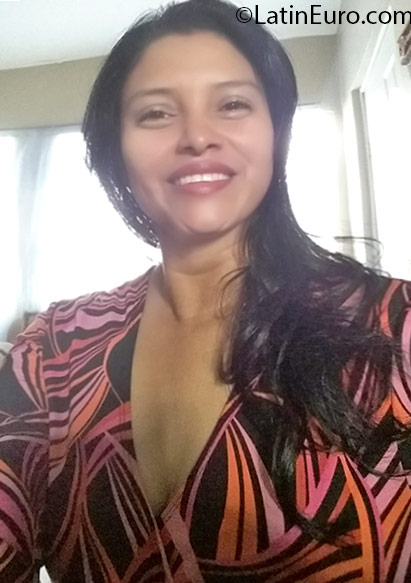 Date this georgeous Honduras girl Alba from tegucigalpa HN2153