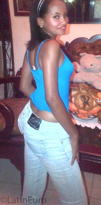 Date this good-looking Dominican Republic girl Idalina from Santiago DO25694