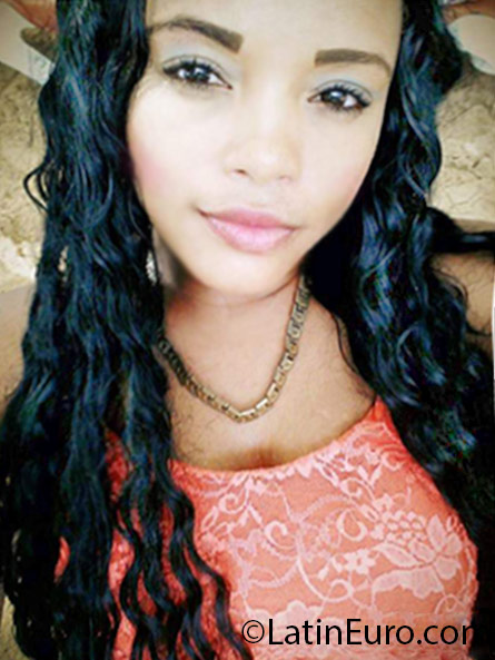 Date this passionate Dominican Republic girl Naikey from Santo Domingo DO25700