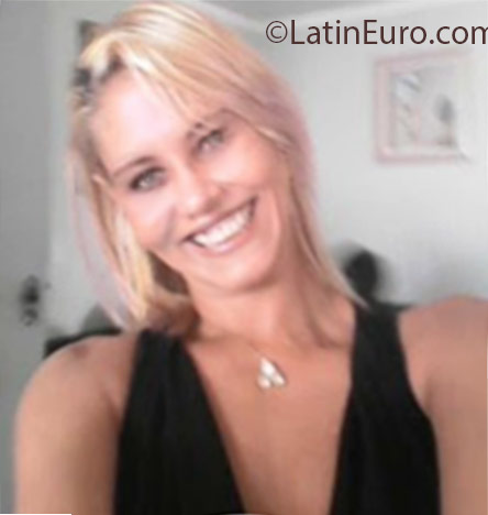 Date this happy Brazil girl Patricia from Salvador BR9657