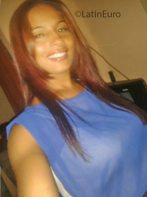 Date this sultry Dominican Republic girl Isabel from Santo Domingo DO25803
