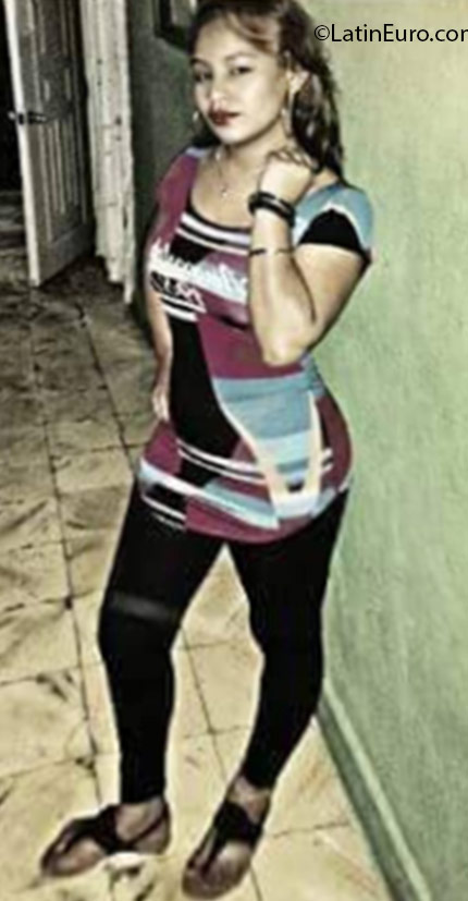 Date this attractive Dominican Republic girl Camila Masiel from Santiago DO25845