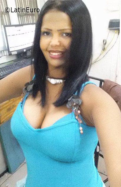 Date this good-looking Dominican Republic girl Angelica from Santo Domingo DO25892