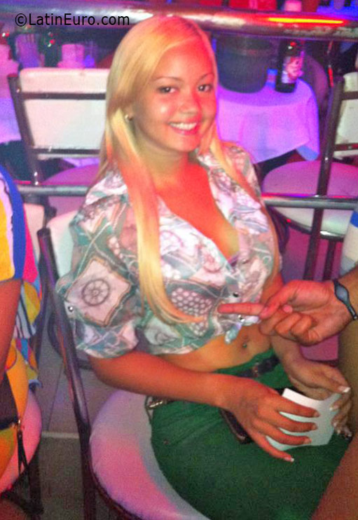 Date this hard body Dominican Republic girl Ordyes from Santo Domingo DO25897