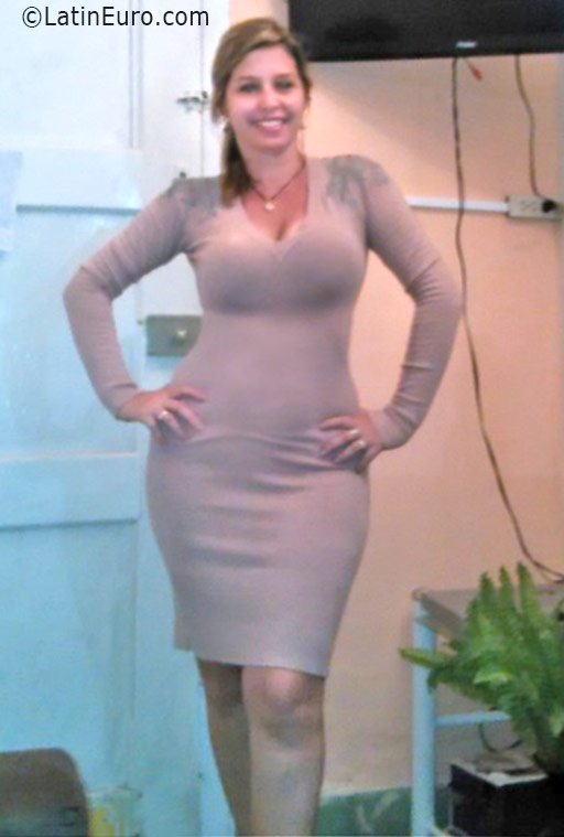 Date this pretty Cuba girl Lisbel from Havana CU69