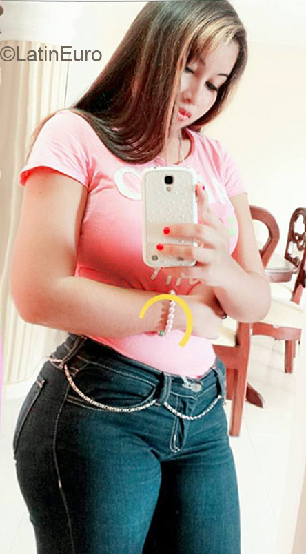 Date this charming Dominican Republic girl Millie Estrella from Santo Domingo DO25979