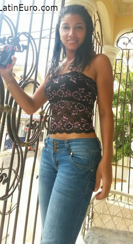Date this young Dominican Republic girl Angela from Higuey DO26038