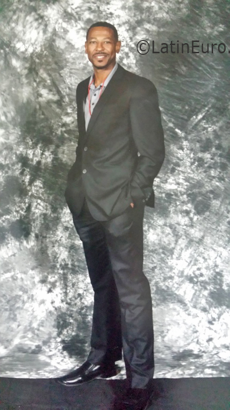 Date this sensual United States man Louis from Minneapolis US17439