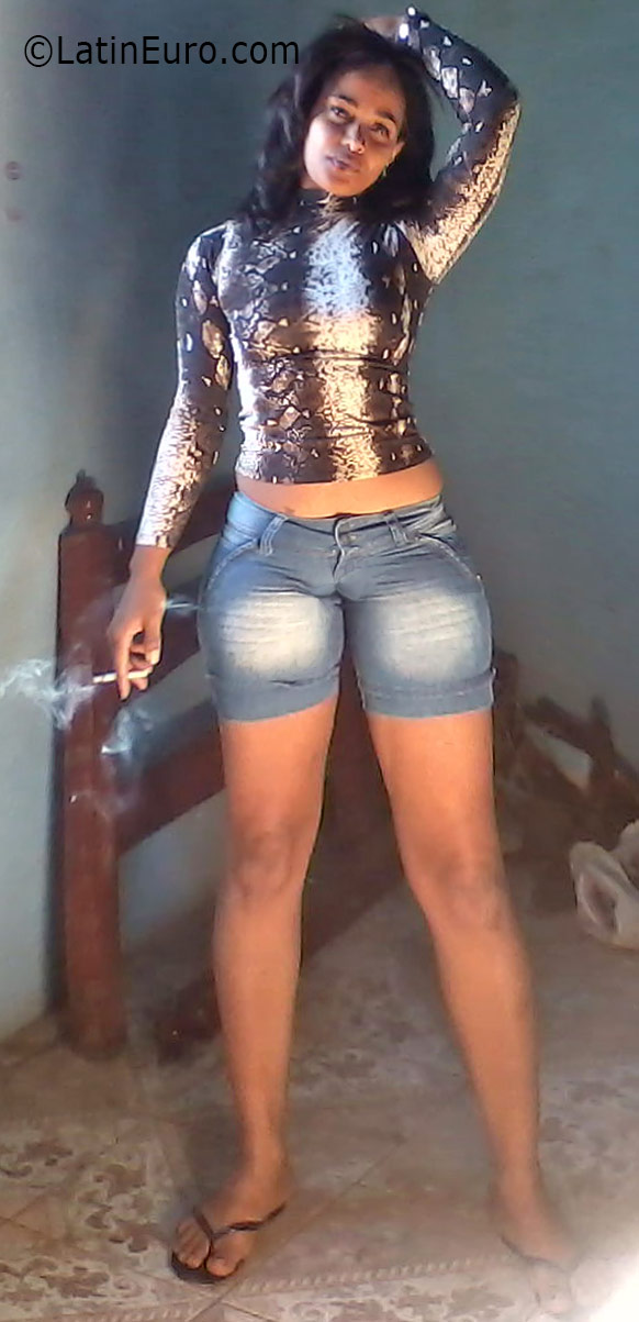 Date this sensual Brazil girl Marcia from Salvador BR9699