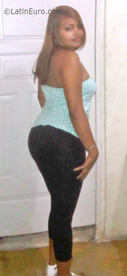 Date this hot Dominican Republic girl Paola from Santo Domingo DO26141