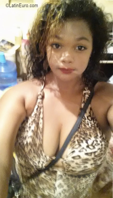Date this lovely Dominican Republic girl Yani from Santo Domingo DO26211