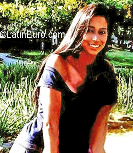 Date this happy Venezuela girl Maria eugenia from Caracas VE679