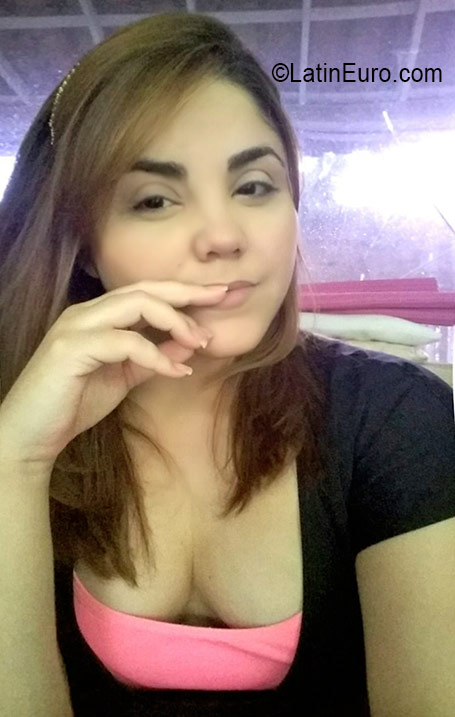 Date this hard body Brazil girl Renata from Fortaleza BR9766