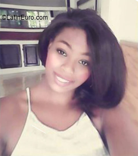 Date this good-looking Jamaica girl Karen from Manchester JM2347