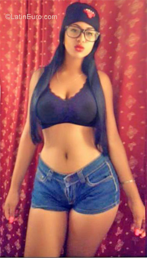 Date this stunning Dominican Republic girl Rossy from Puerto Plata DO26780