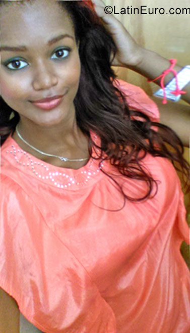 Date this georgeous Dominican Republic girl Samy from Higuey DO26831