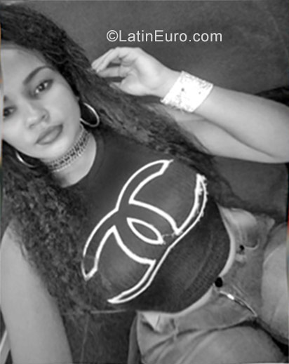 Date this voluptuous Dominican Republic girl Paola from Santo Domingo DO26855