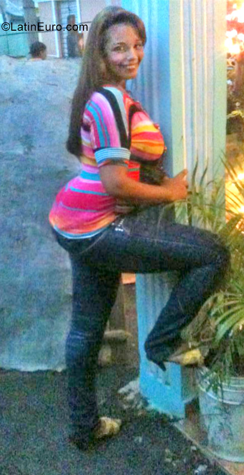 Date this fun Dominican Republic girl Meridala from La Vega DO26867