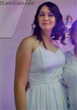 Date this athletic Brazil girl Jessica from Curitiba BR9830
