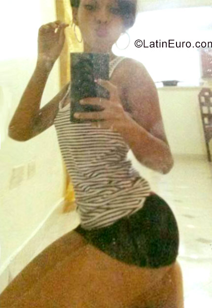 Date this funny Dominican Republic girl Stefania from Santo Domingo DO26908
