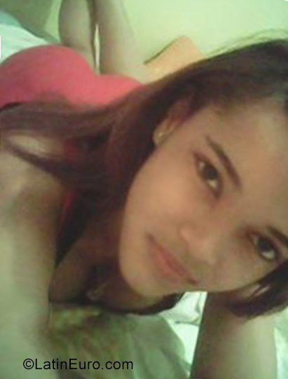 Date this delightful Dominican Republic girl Claresbel from Santiago DO26923