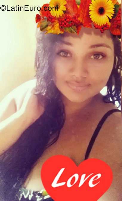 Date this beautiful Dominican Republic girl Oscarina from Puerto Plata DO27001