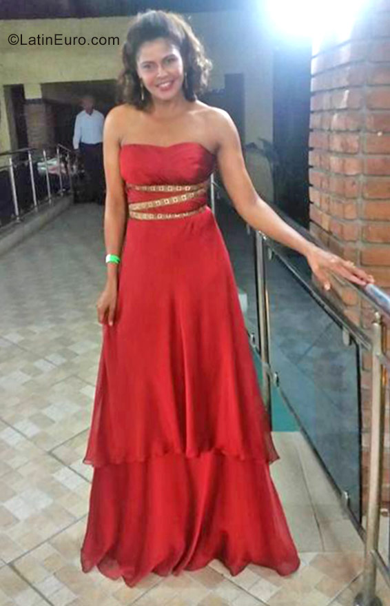 Date this foxy Dominican Republic girl ElizaBeli from Santo Domingo DO27021