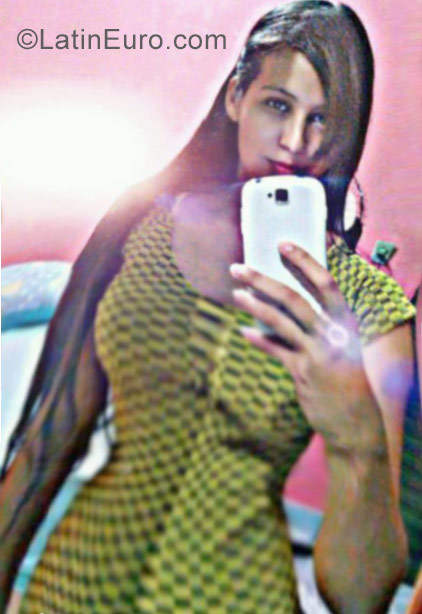 Date this voluptuous Brazil girl Itebeli from Acorizal BR9848