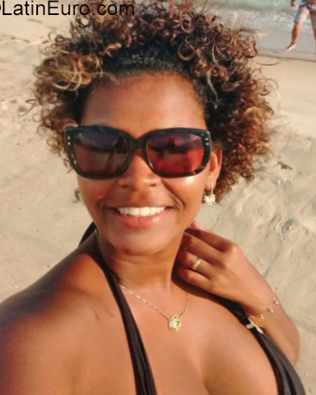 Date this foxy Brazil girl Libna from Rio De Janeiro BR9880