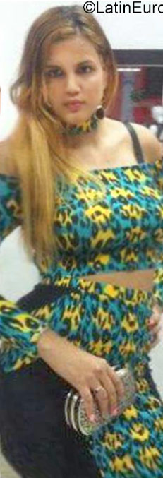 Date this hard body Dominican Republic girl Elizabeth from Santo Domingo DO27298